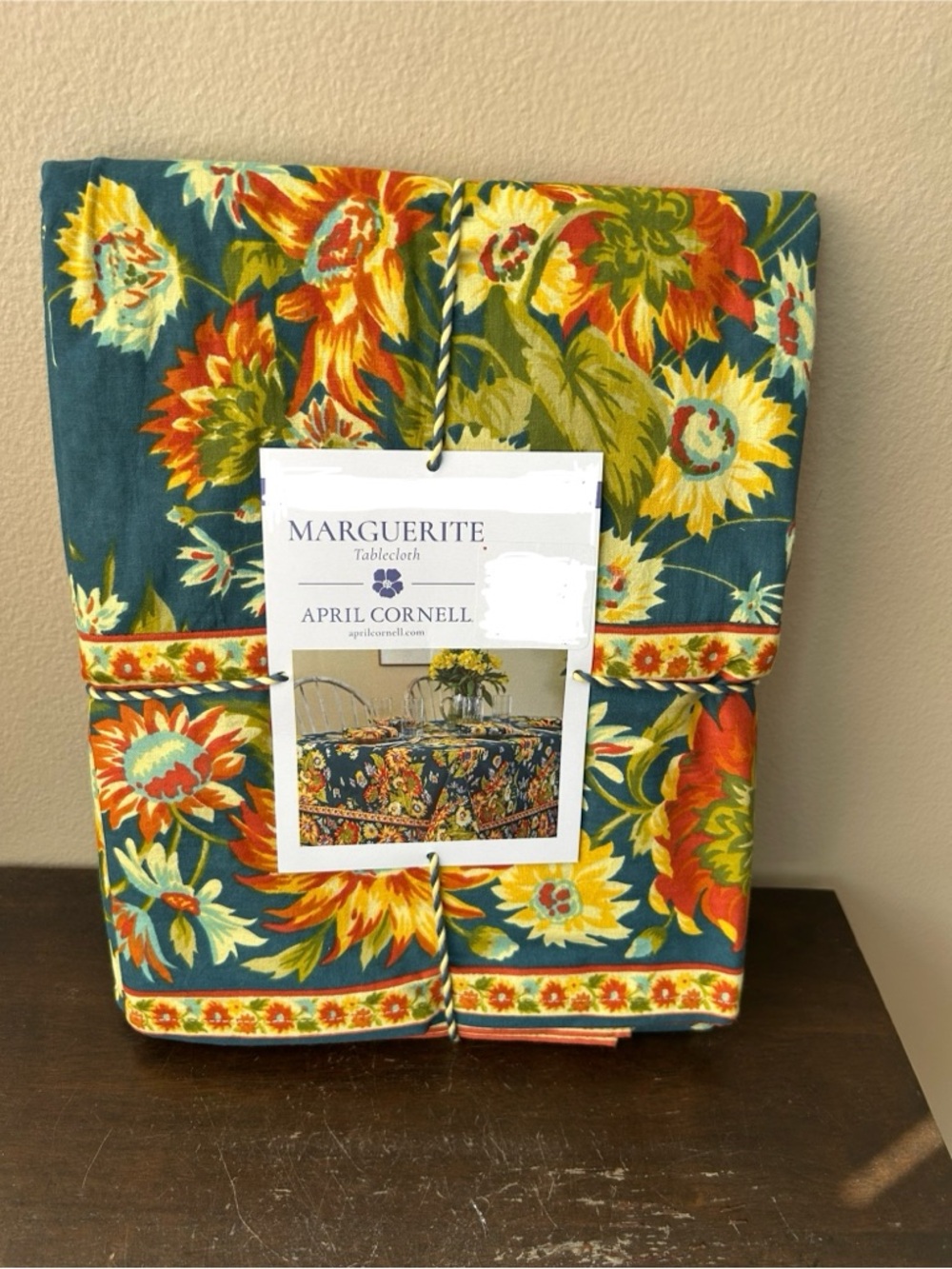 April Cornell Cotton Tablecloth Marguerite 70” Round Floral Spring New